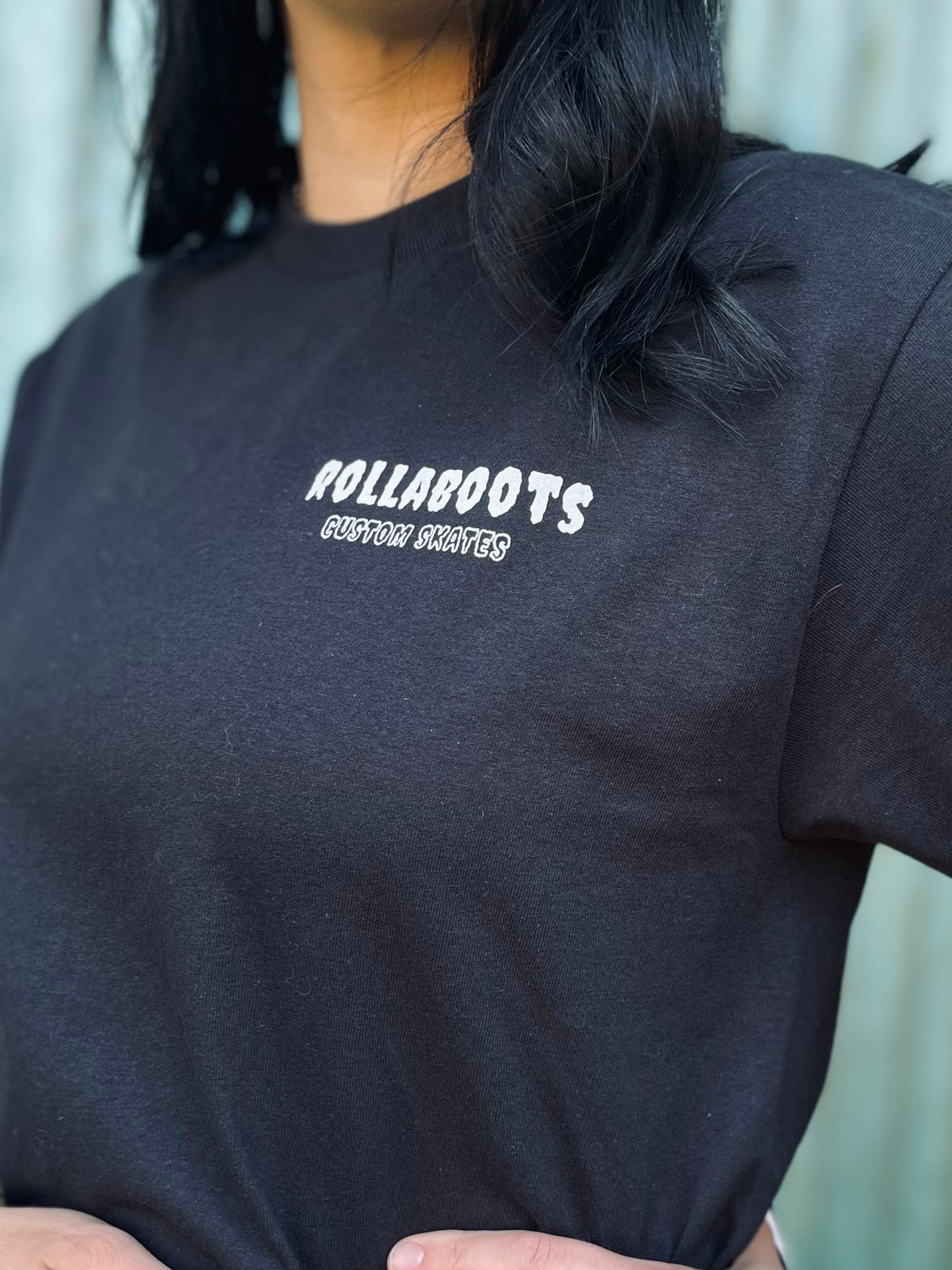BLACK ROLLABOOTS TEE