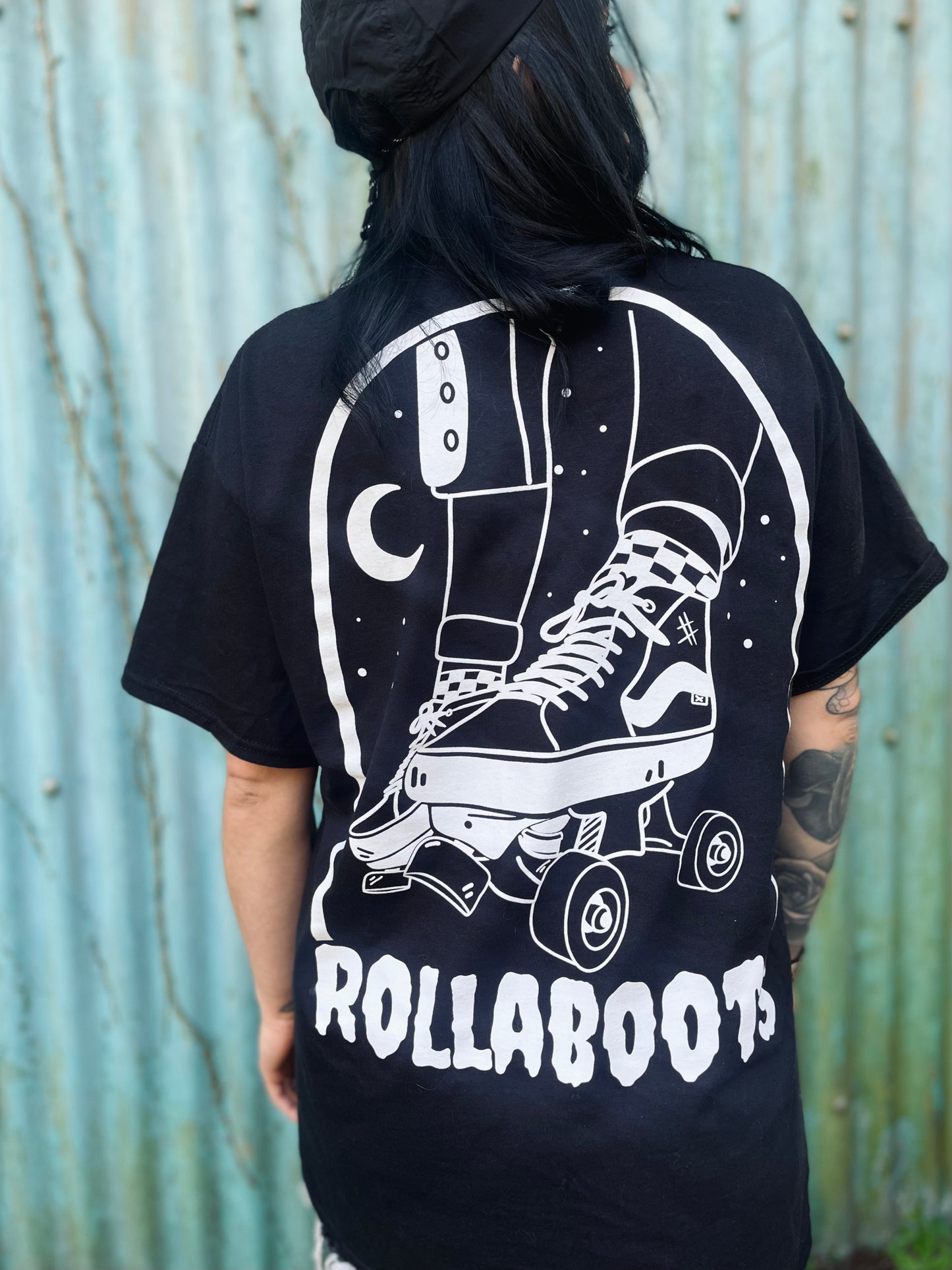 BLACK ROLLABOOTS TEE